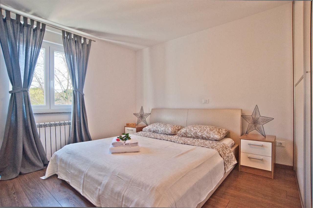 Inga*S Place Пула Екстериор снимка