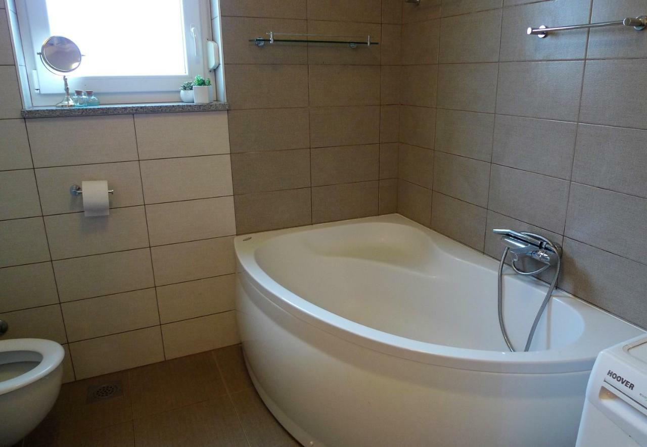 Inga*S Place Пула Екстериор снимка